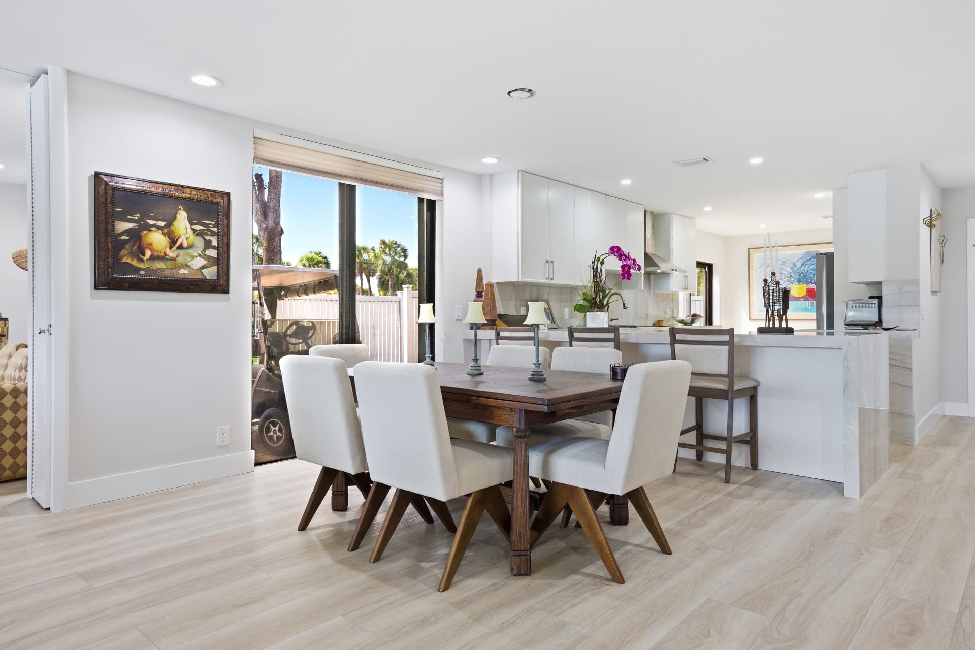 Sample dining-room photograph showing balanced interior light